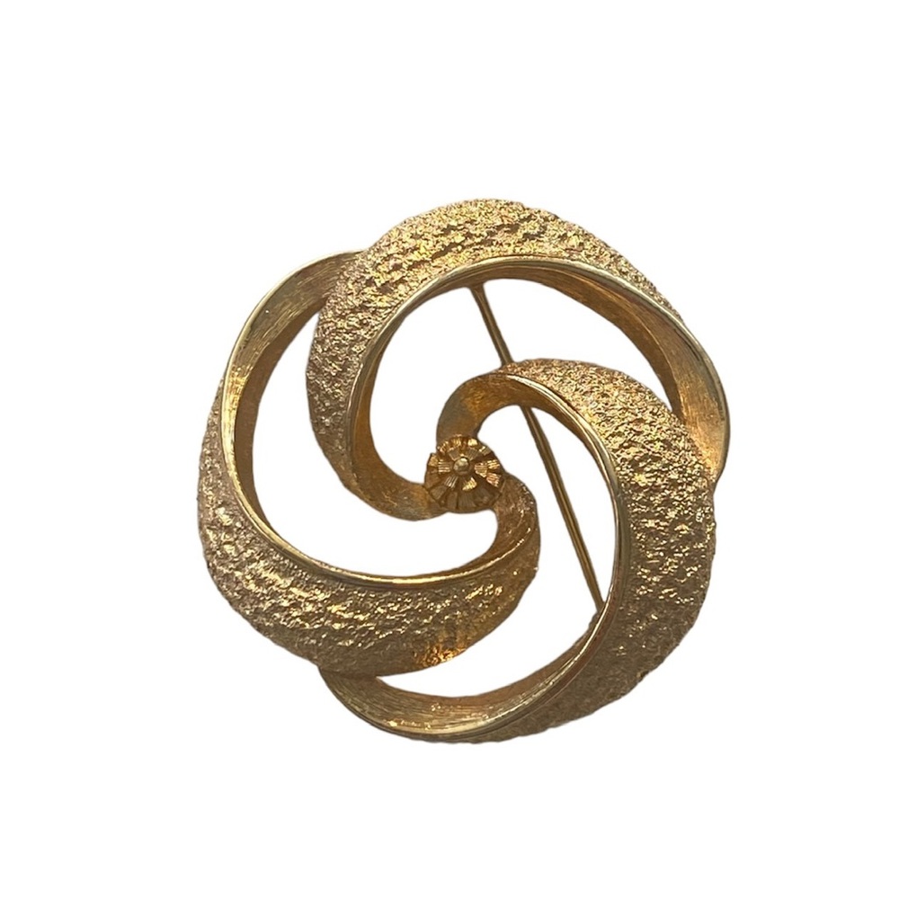 Monet Signed Gold Toned Textured Filigree Flower Brooch Pin
